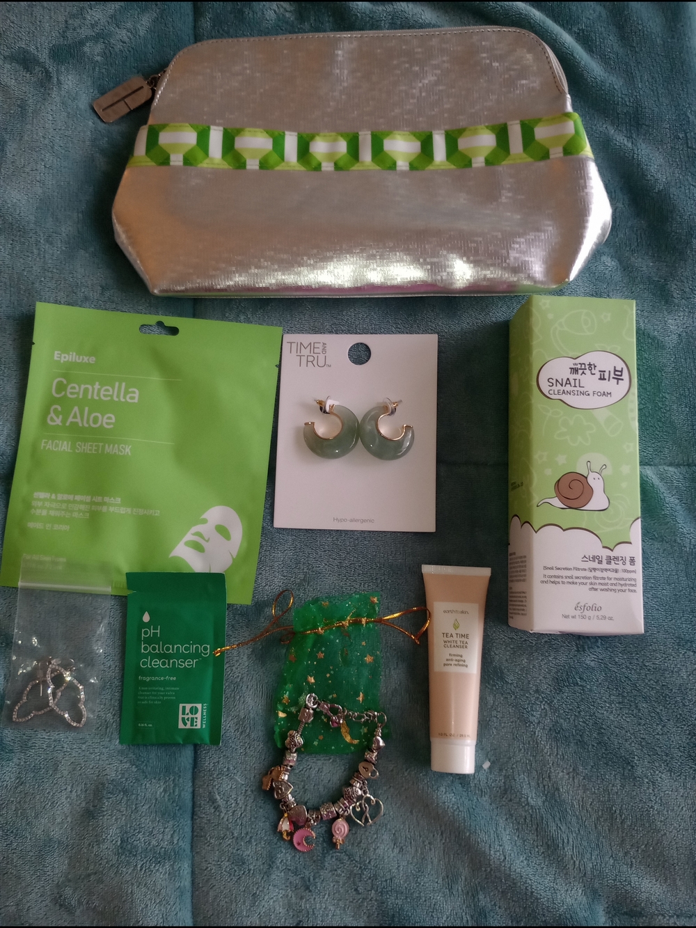 Clinique Cosmetic Bag Bundle-8pc